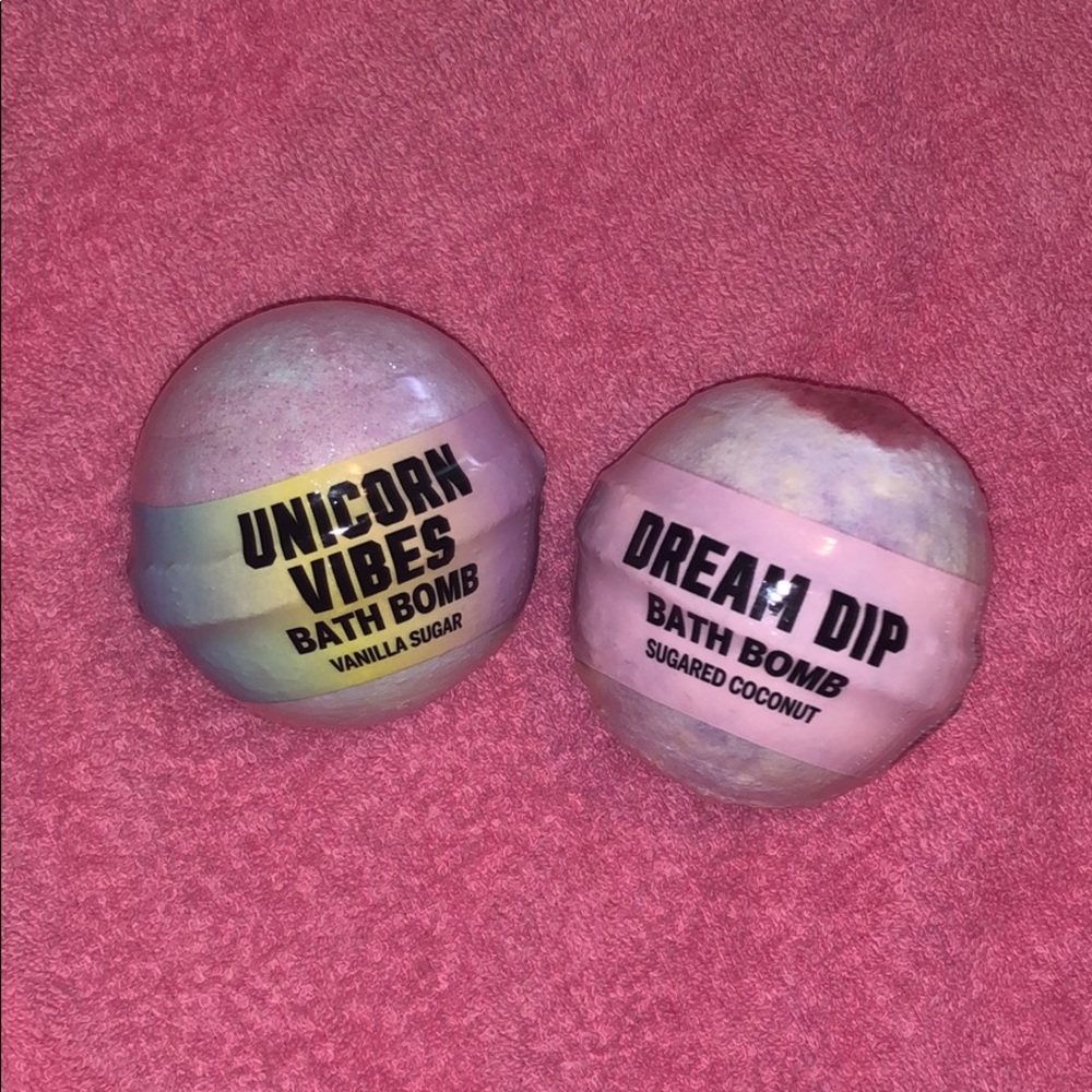 BRAND NEW 2 PINK VS Bath Bombs